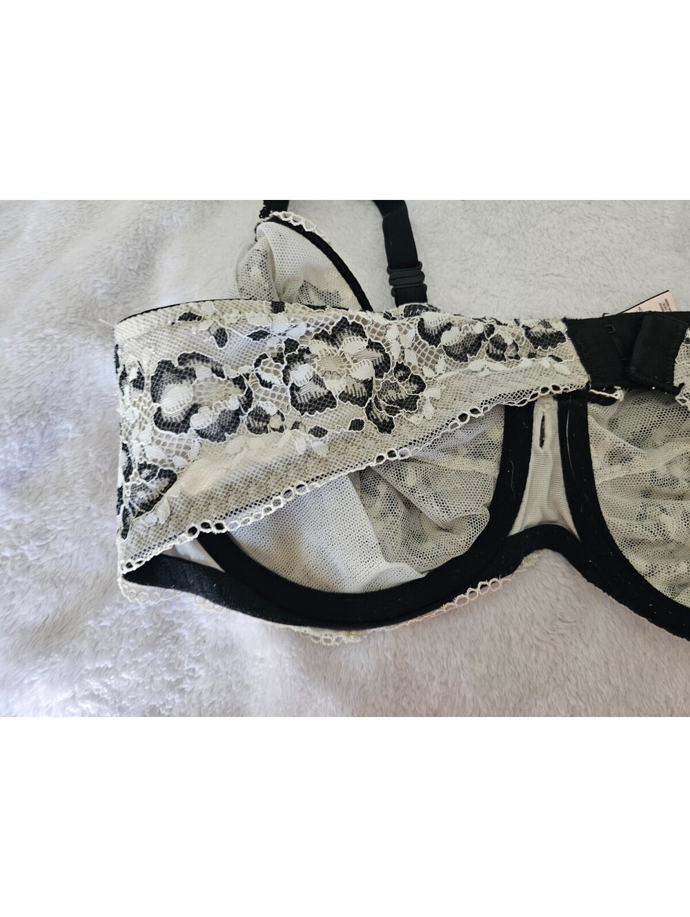 Women's Victoria's Secret Floral Lace Bra Underwire Size 38C Unlined Demi - Picture 7 of 16